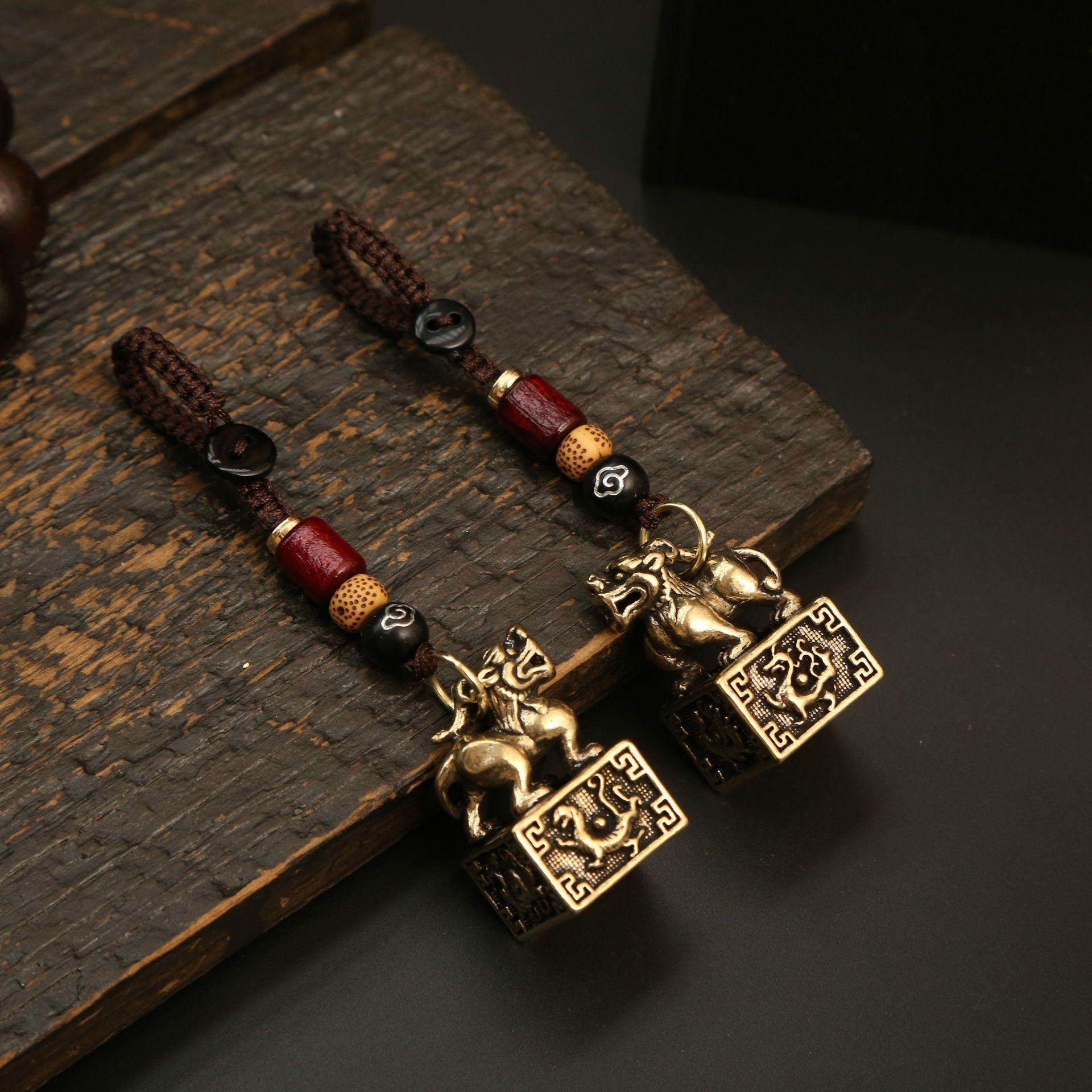 新款黄铜麒麟印钥匙扣挂件汽车摆件男女包包吊坠新中式手工绳装饰,服饰配件/皮带/帽子/围巾,钥匙扣,淘宝优惠券,粉丝福利购,淘宝优惠卷