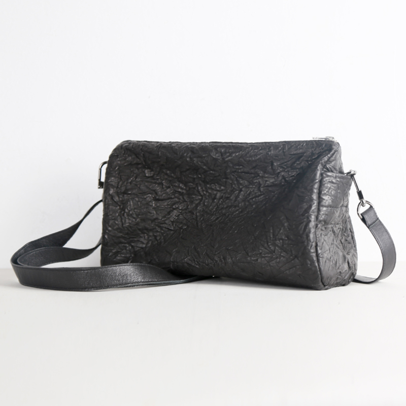 深山九处单肩斜挎包抓皱出行