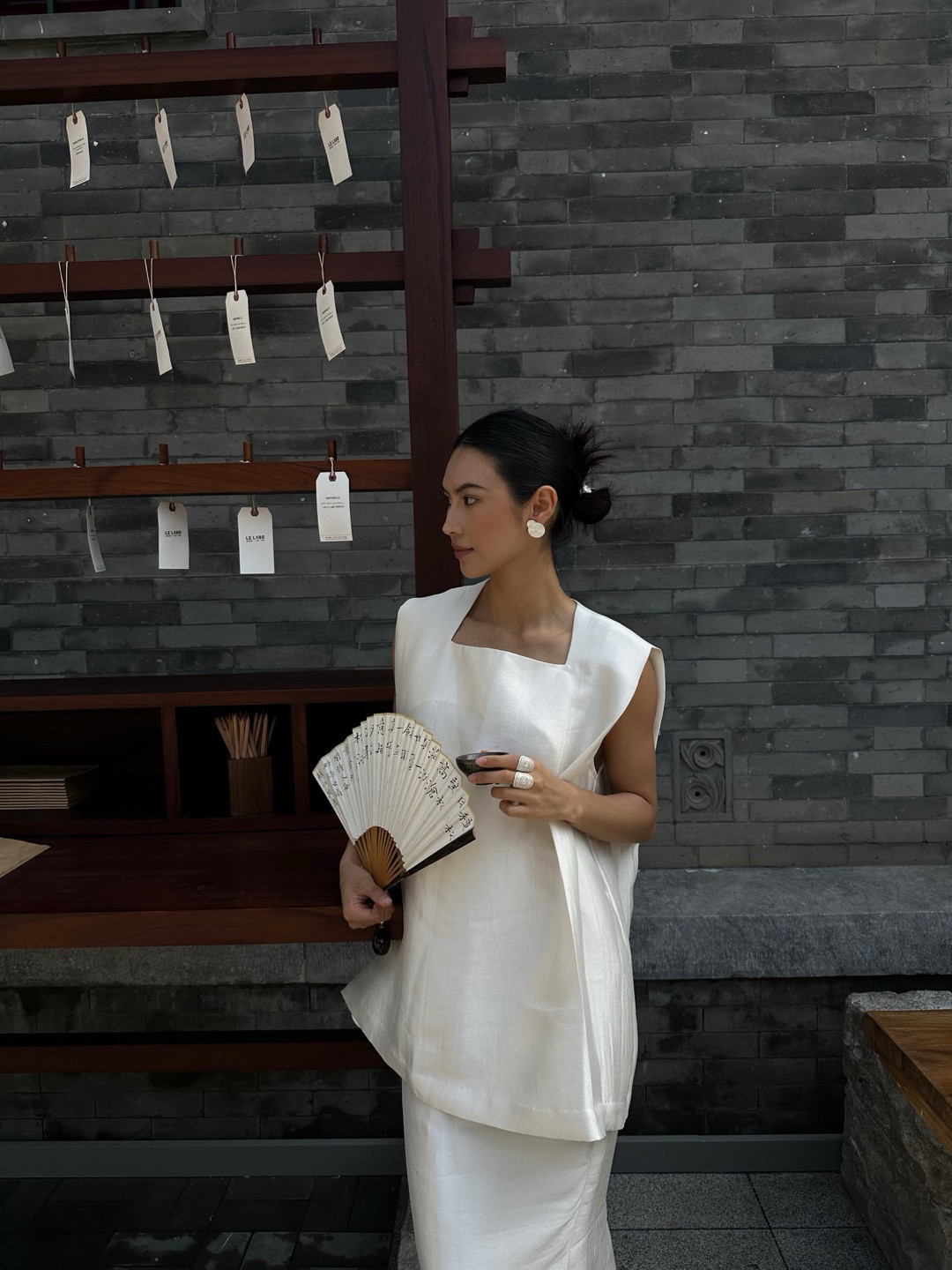 TOSHAA无袖廓形方领上衣黑白 新品设计师品牌集合店