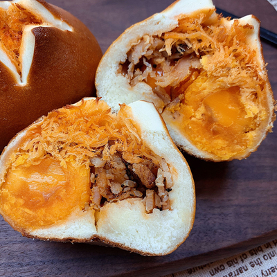 焙夫熊猫咸蛋黄鸡肉松碱水球