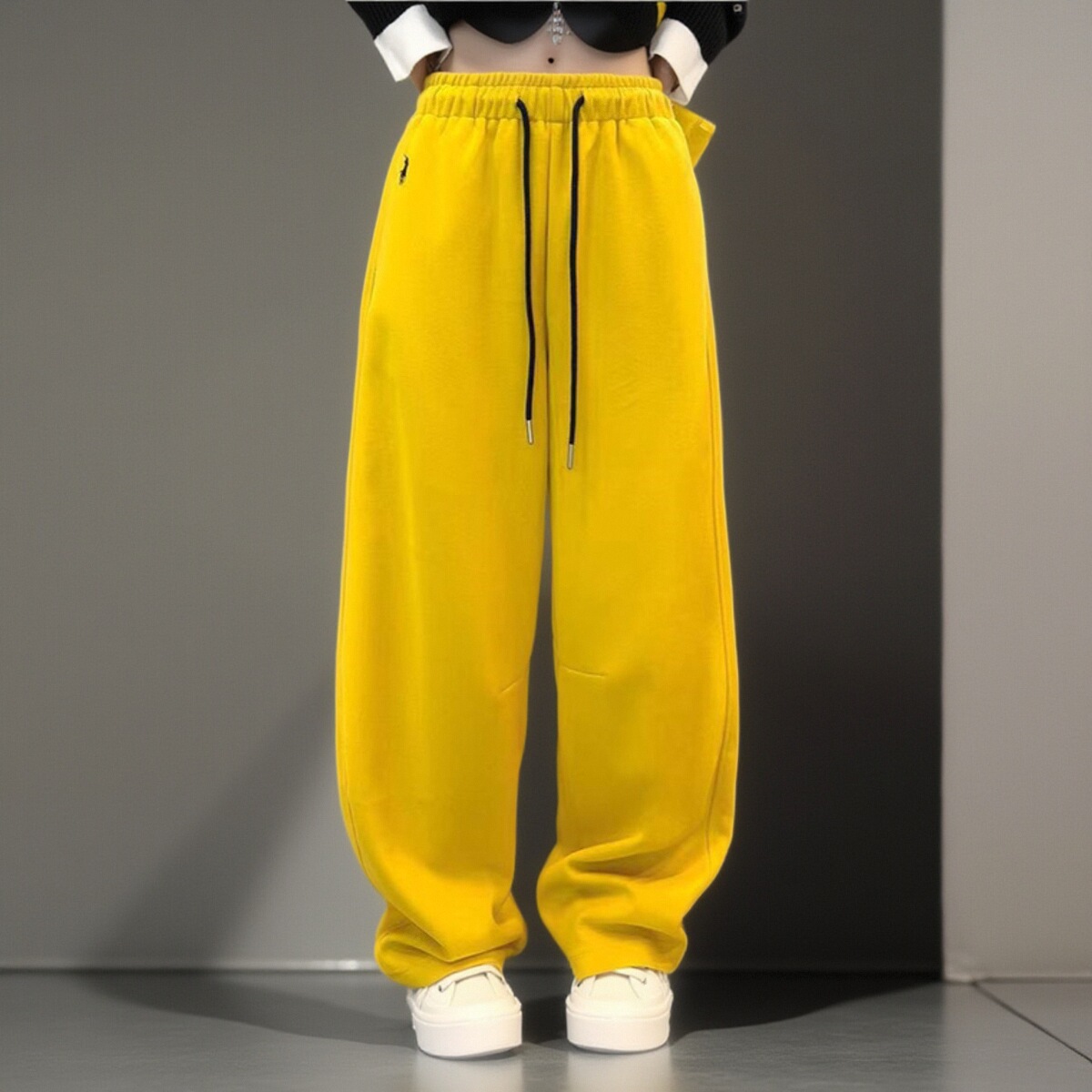 刺绣洋气弯刀裤保暖卫裤