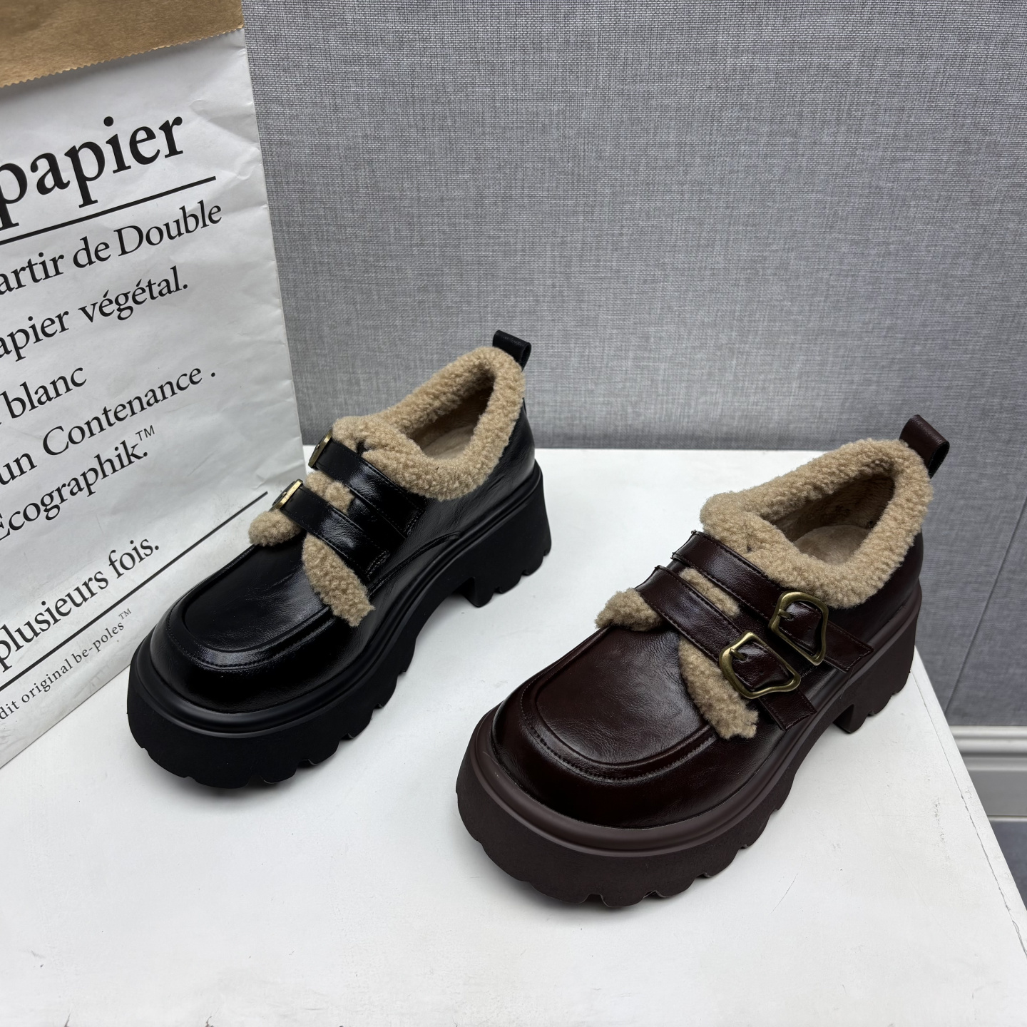 英伦风加绒皮带扣棕色厚底单鞋