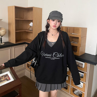 欧尼不胖新款美式复古英文字母大V领卫衣内搭条纹吊带大码两件套