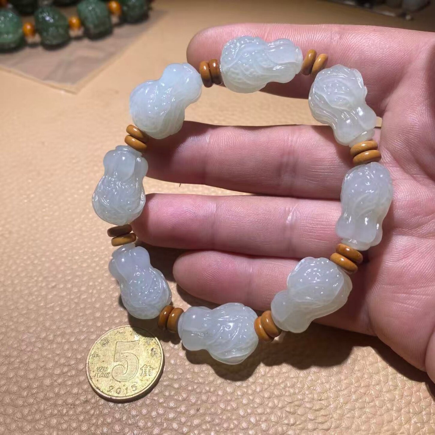 昆仑白玉手工雕刻，无科技纯天然