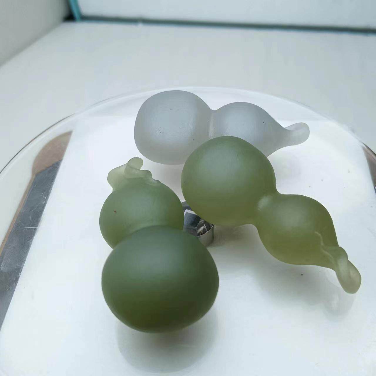 天然新疆和田玉昆仑玉手工雕刻立体葫芦小挂饰吊坠