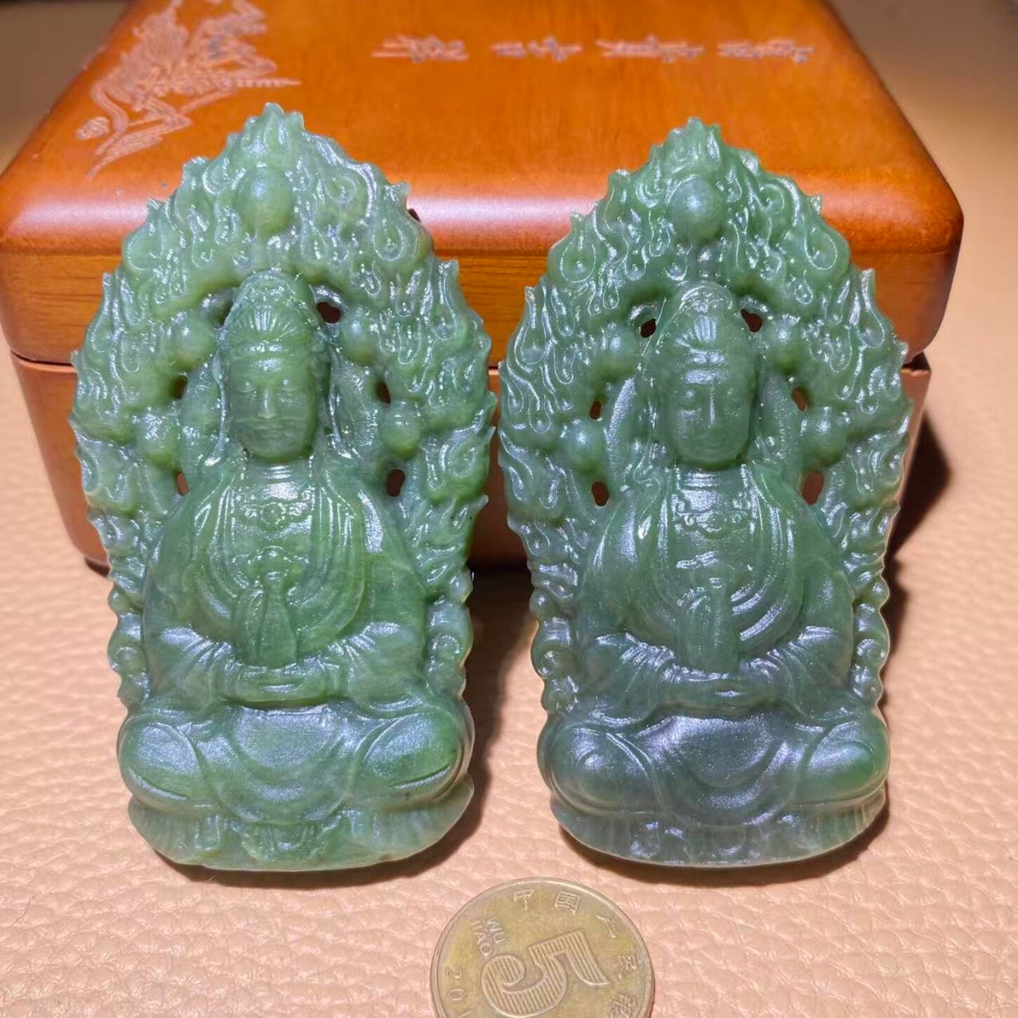 天然和田玉俄罗斯碧玉雕刻立体观音挂饰吊坠牌子仿古男款菩萨
