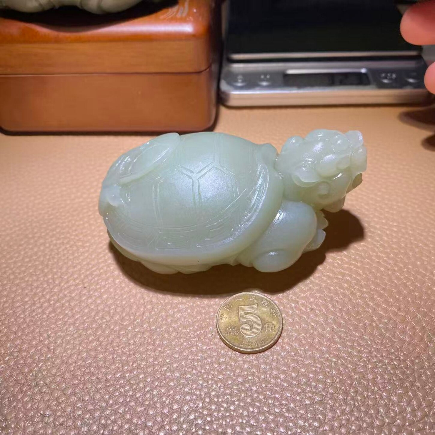 天然和田玉黄口玉手工雕刻龙龟小摆件大把件瑞兽貔貅招财把玩