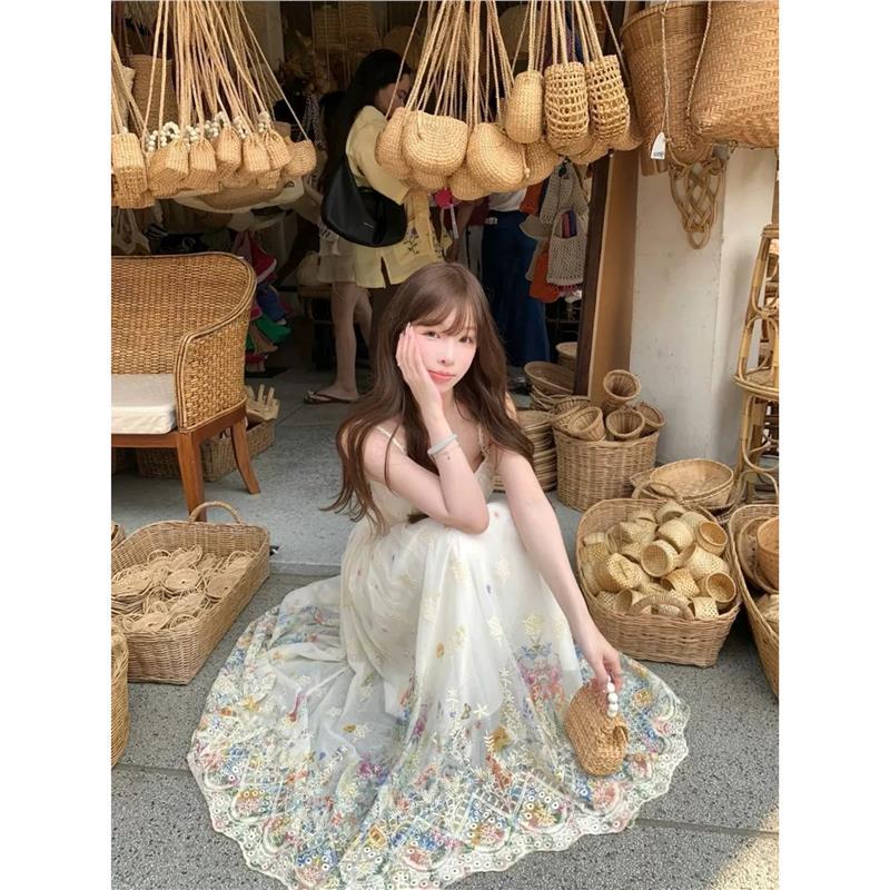 法式海边度假重工刺绣吊带连衣裙女夏季收腰显瘦夏日绝美碎花长裙