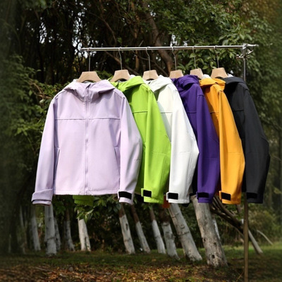 【隆家平替】户外登山徒步女防风防泼轻量彩色软壳冲锋衣连帽外套