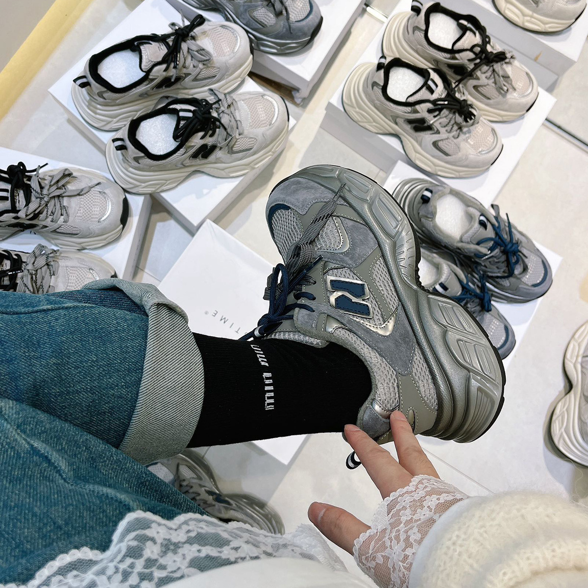 运费险超火轻便百搭真皮老爹鞋女