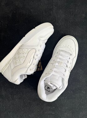 vans休闲低帮小白板鞋