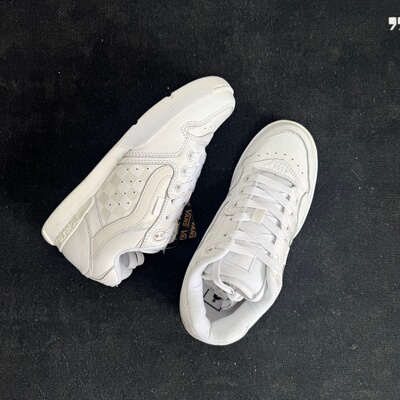 vans休闲低帮小白板鞋