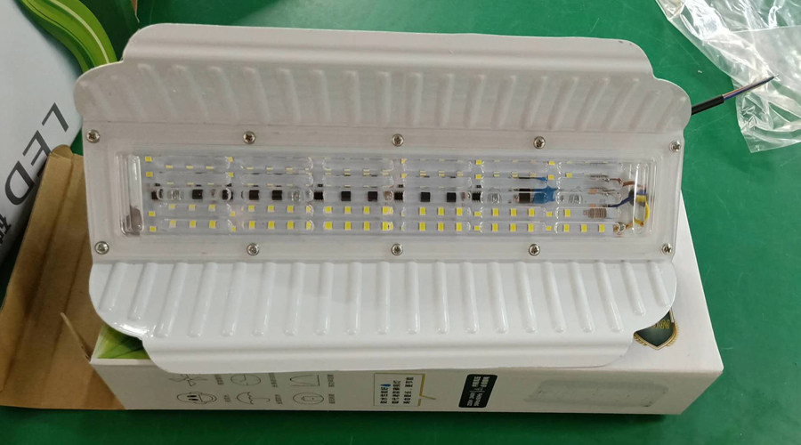 直销压铸铝led碘钨灯50W 100W户外防水灯代替1000W灯架卤钨灯_虎窝淘