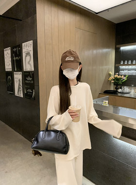 大小姐77舒适圆领毛衣内搭
