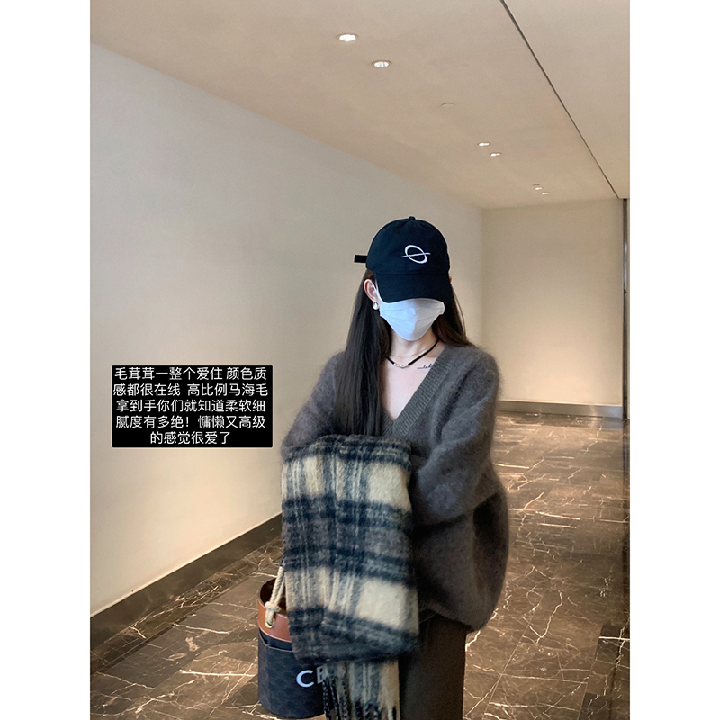 大小姐77通勤套头V领毛衣