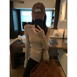 内搭 打底衫 大小姐77 本期bi入超细羊毛柔软细腻V领显瘦纯色修身