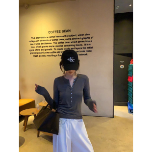 大小姐时髦精B入羊毛醋酸老钱感秋冬修身 打底T恤 显瘦亨利领长袖