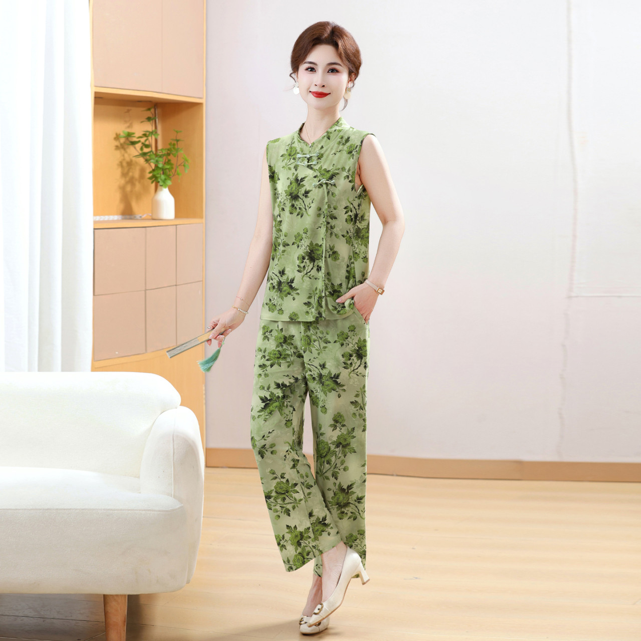 夏季碎花冰麻两件套中老年妈妈新中式无袖背心马甲阔腿裤时尚套装