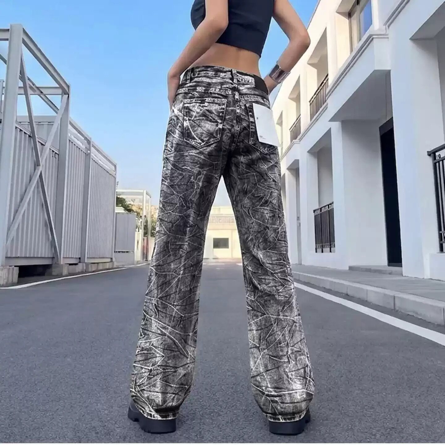 高街微喇水洗土纹牛仔裤男女