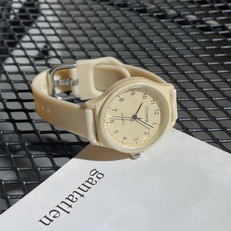 硅胶软带手表女潮流果冻高颜值初中生小众简约时尚学生休闲石英表