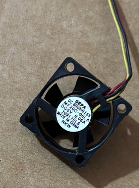 D03X-05TM/MF20C-05LA 5V 微型机器人散热小风扇紫色线日本3010