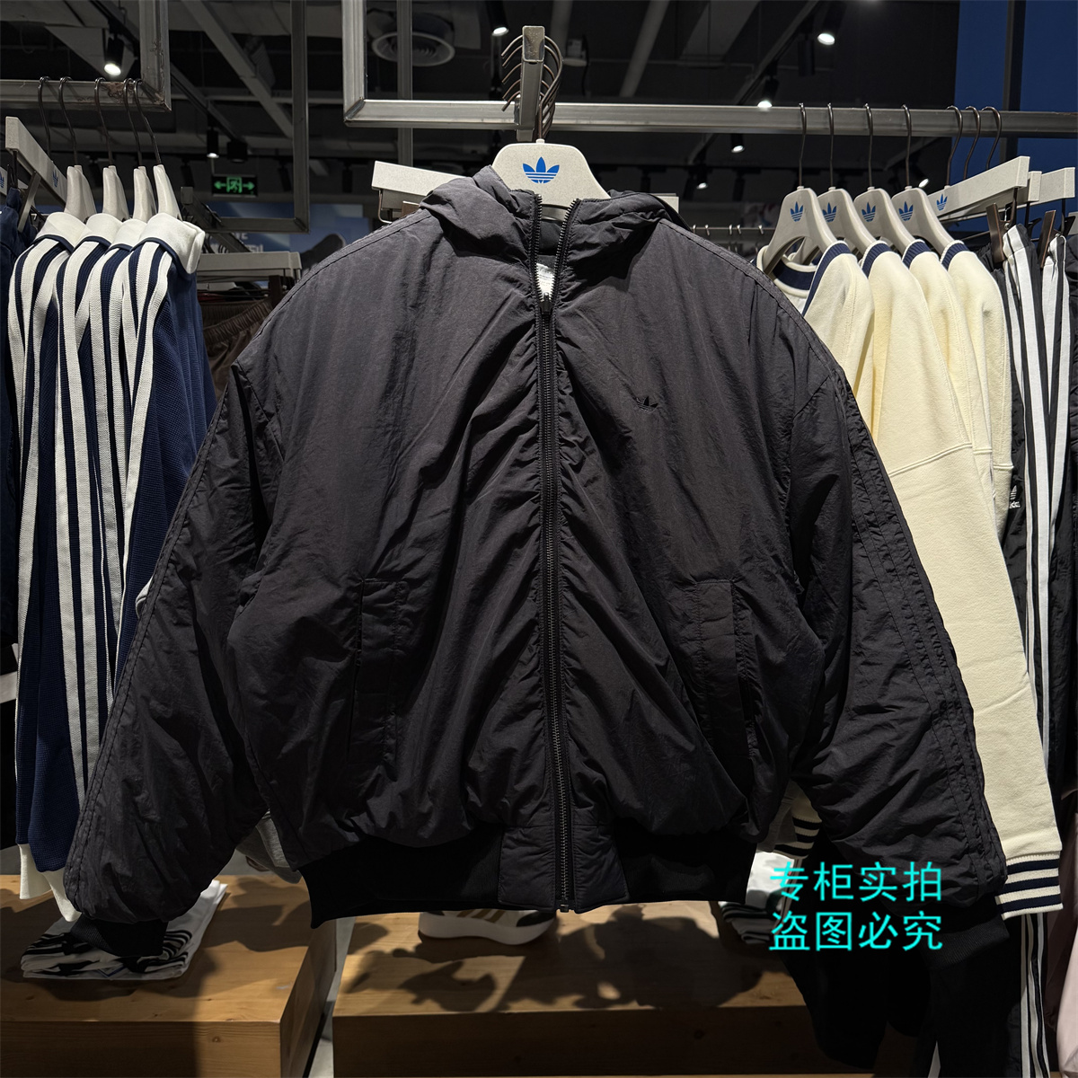 adidas阿迪达斯三叶草 女子双面连帽棉服夹克外套 KC1686 KC8421