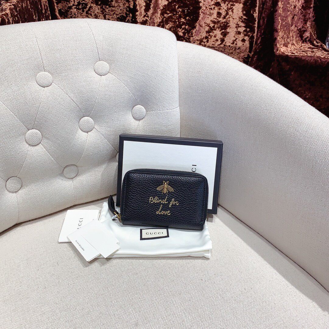 gucci/古驰 金属小蜜蜂 烫金字母装饰拉链卡包