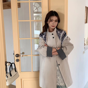 芭蕾雨 宽松风衣肩部提花撞色设计风衣 配丝巾 CA2903 立领中长款