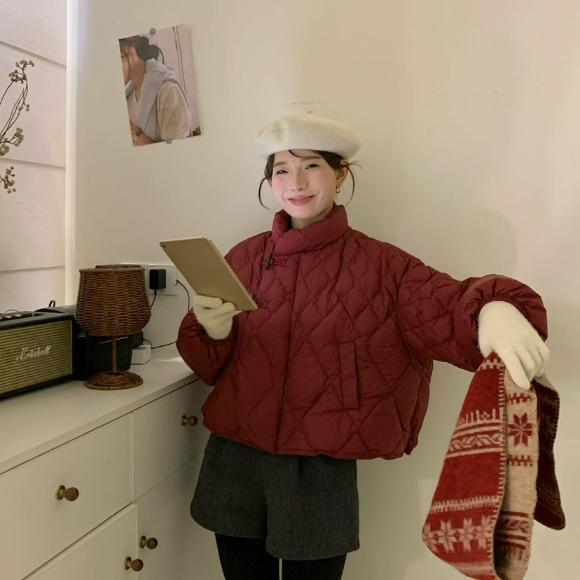 买手严选-泡菜馆-新复古风绗缝短款立领宽松保暖羽绒服外套8897-1