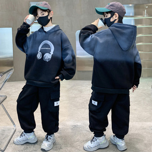 新款男童秋冬套装连帽卫衣工装裤两件套儿童休闲街头穿搭耳机印花