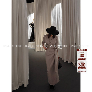 HANLU STUDIO品牌SS26系列不规则立裁双层飘带简约斜纹羊毛直筒裙