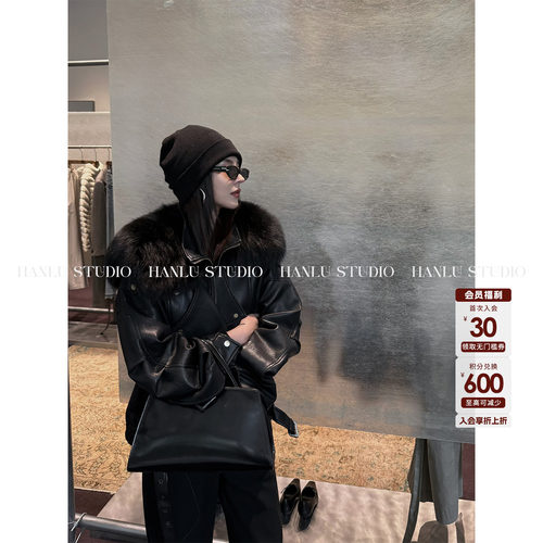 HanLu studio小众精裁阔型拉链黑色皮夹克外套狐狸毛领可拆卸冬