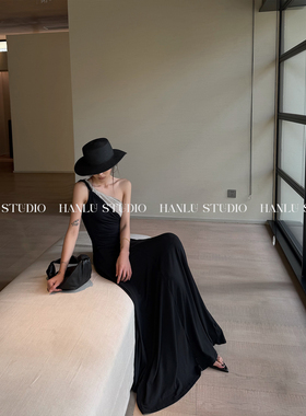 HanLu studio品牌解构不规则双色拼假两件简约大气黑色苎麻连衣裙