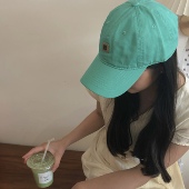 一只桃桃柚 显白湖蓝色～字母B休闲棒球帽百搭情侣软顶鸭舌帽子