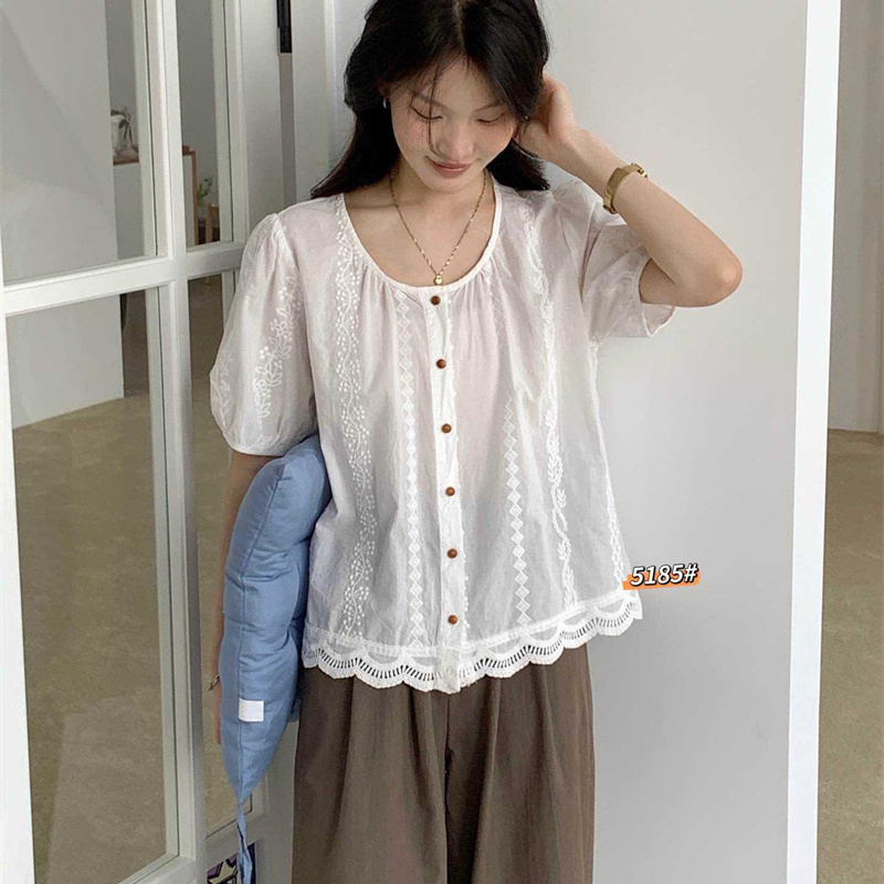 法式复古重工刺绣纯棉圆领衬衫女