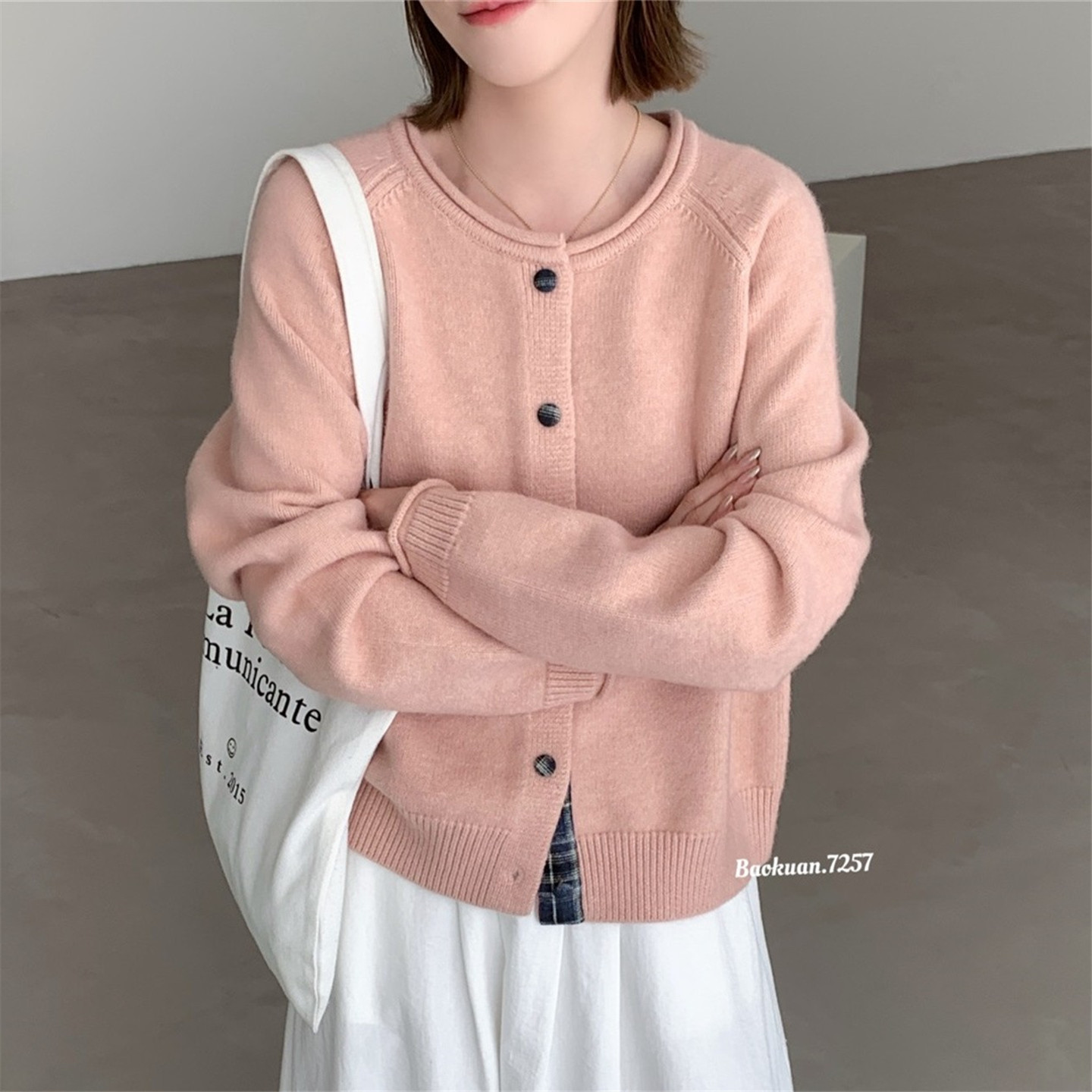 小香风圆领针织开衫女柔软毛衣潮