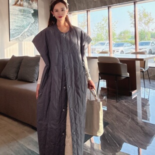 长款羽绒马甲女款外穿过膝高级感网红洋气冬季欧货时尚白鸭绒马夹