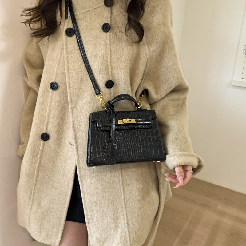 黑色超火凯莉包迷你小方包