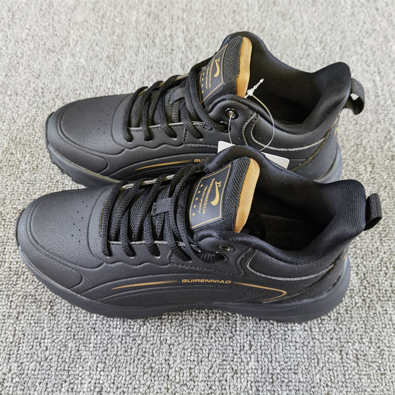 贵人鸟减震运动休闲跑步鞋