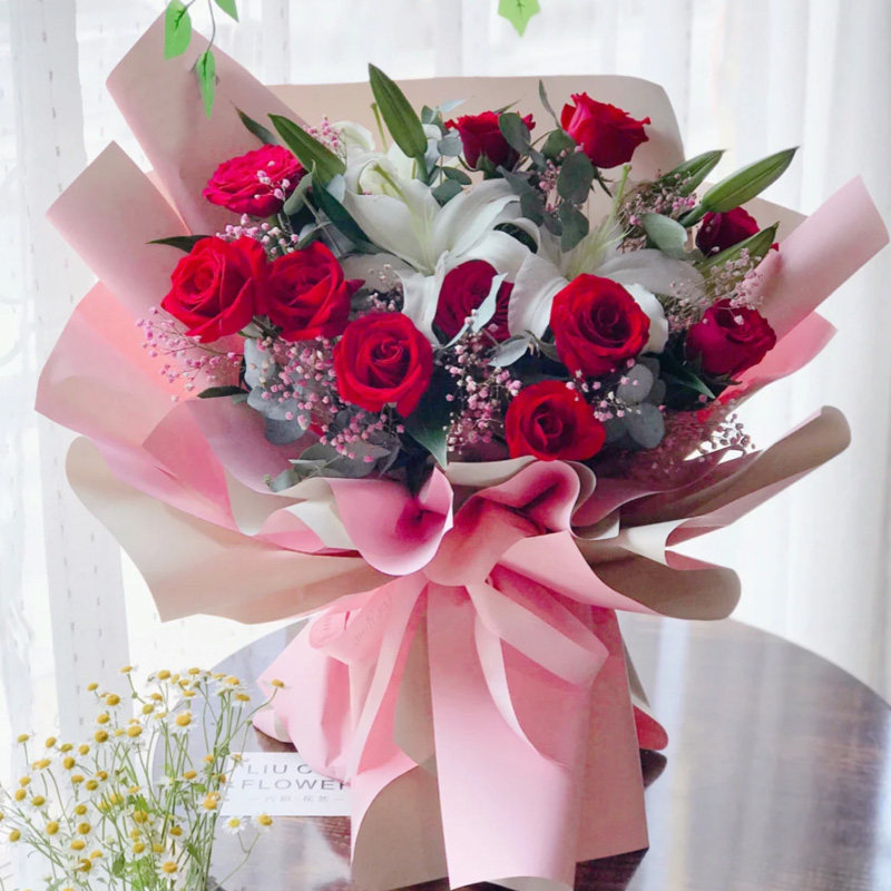 长春鲜花同城速递11朵红玫瑰2枝百合满天星实体鲜花店七夕配送