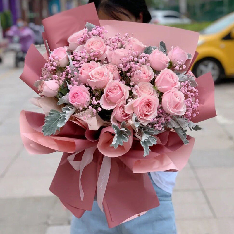 19朵粉玫瑰搭配粉色满天星长春鲜花实体店同城速递配送生日祝福