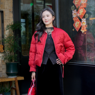 时尚红色短款羽绒服女冬季新款宽松加厚圆领休闲外套深冬型人穿搭