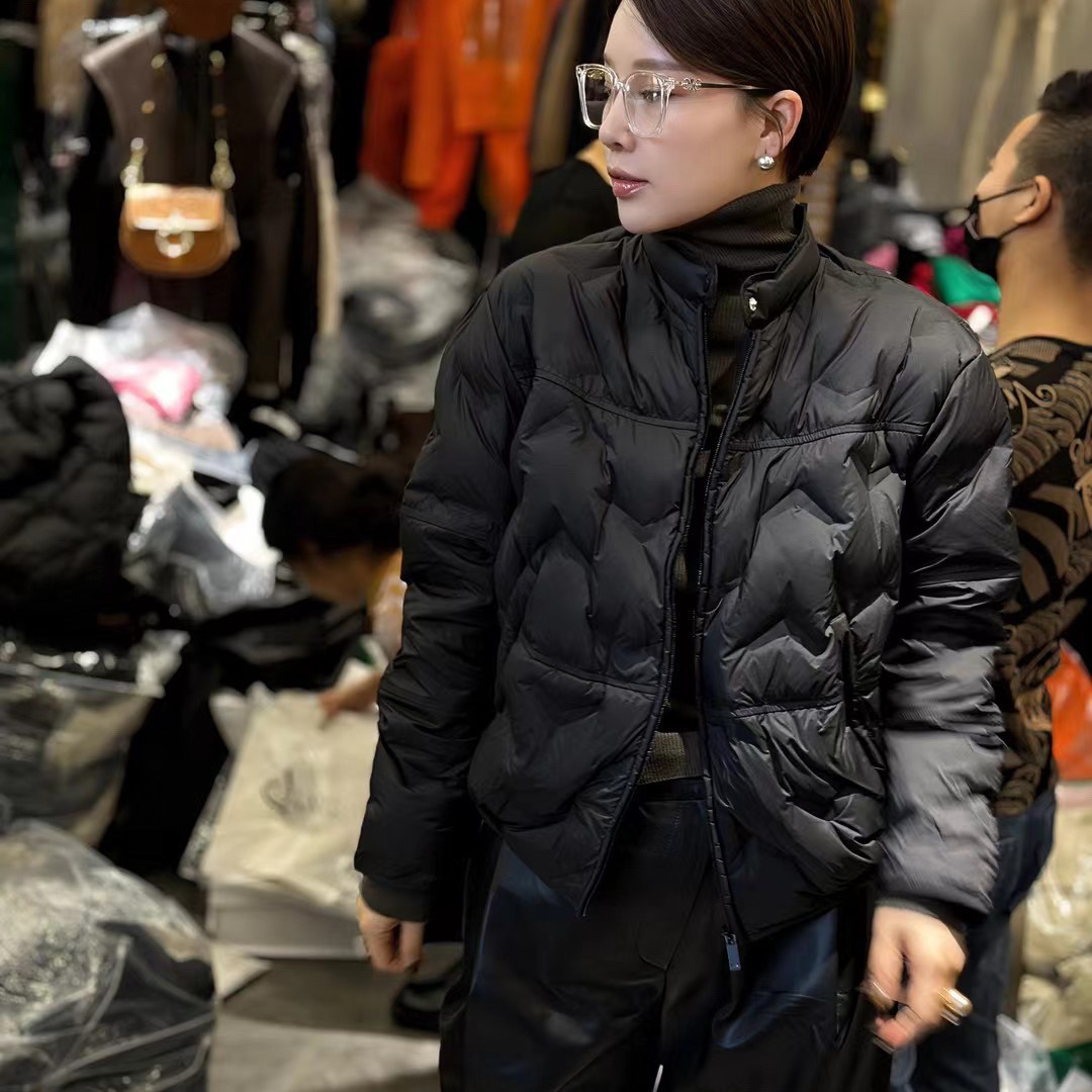 欧洲站2024冬季新款时尚立领轻薄羽绒服显短款显瘦长袖羽绒服外套