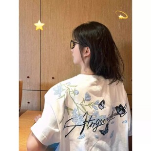 上衣 宽松高级感2026别致很仙 白色纯棉刺绣蓝花卉短袖 t恤女夏季