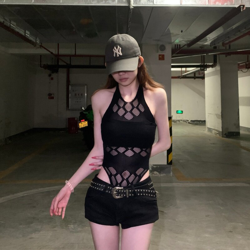 黑纯欲风挂脖镂空连体背心女小众设计感菱格破洞修身显瘦辣妹上衣