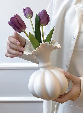 跨境2026新款北欧复古荷叶边南瓜陶瓷花瓶 ins风小众家居插花摆件