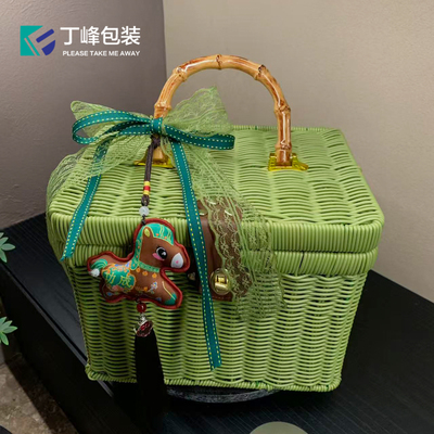 高档木把手树脂箱皮质金属扣篮