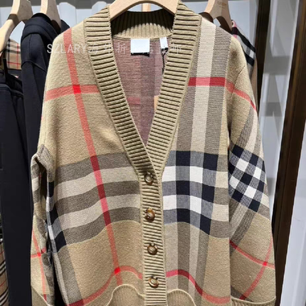 海外折扣店直邮 经典格纹V领提花长袖羊毛混纺开衫外套女 8039153