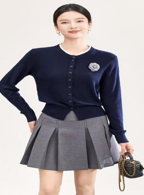 2601104-绢丝羊毛细坑条针织衫简约知性玫瑰花设计休闲上装早春款