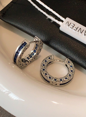 深蓝色镶钻耳扣2025新款爆款圈圈耳环轻奢高级感中性朋克素圈耳饰